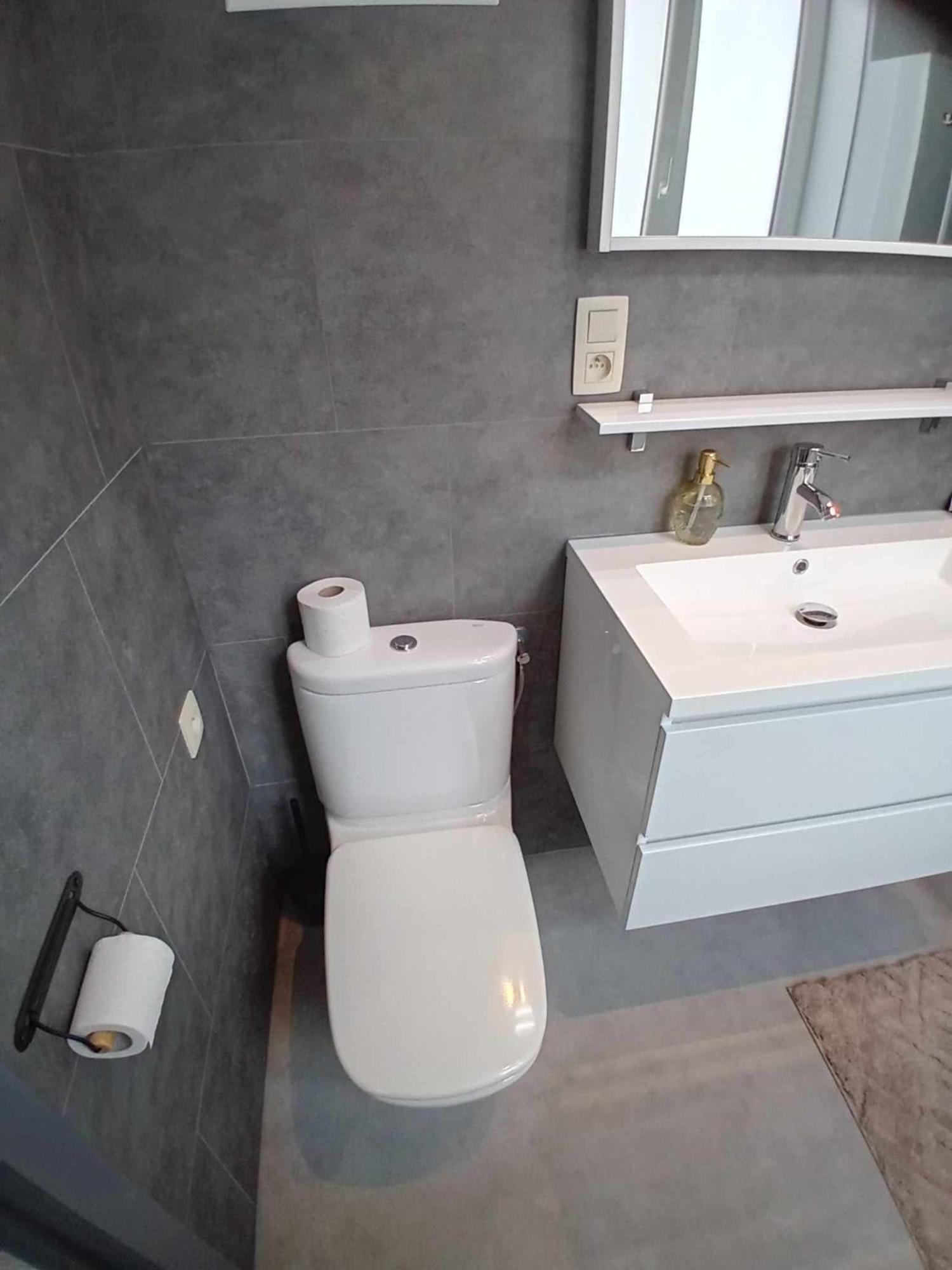 Leuze Escale Hotel Екстериор снимка