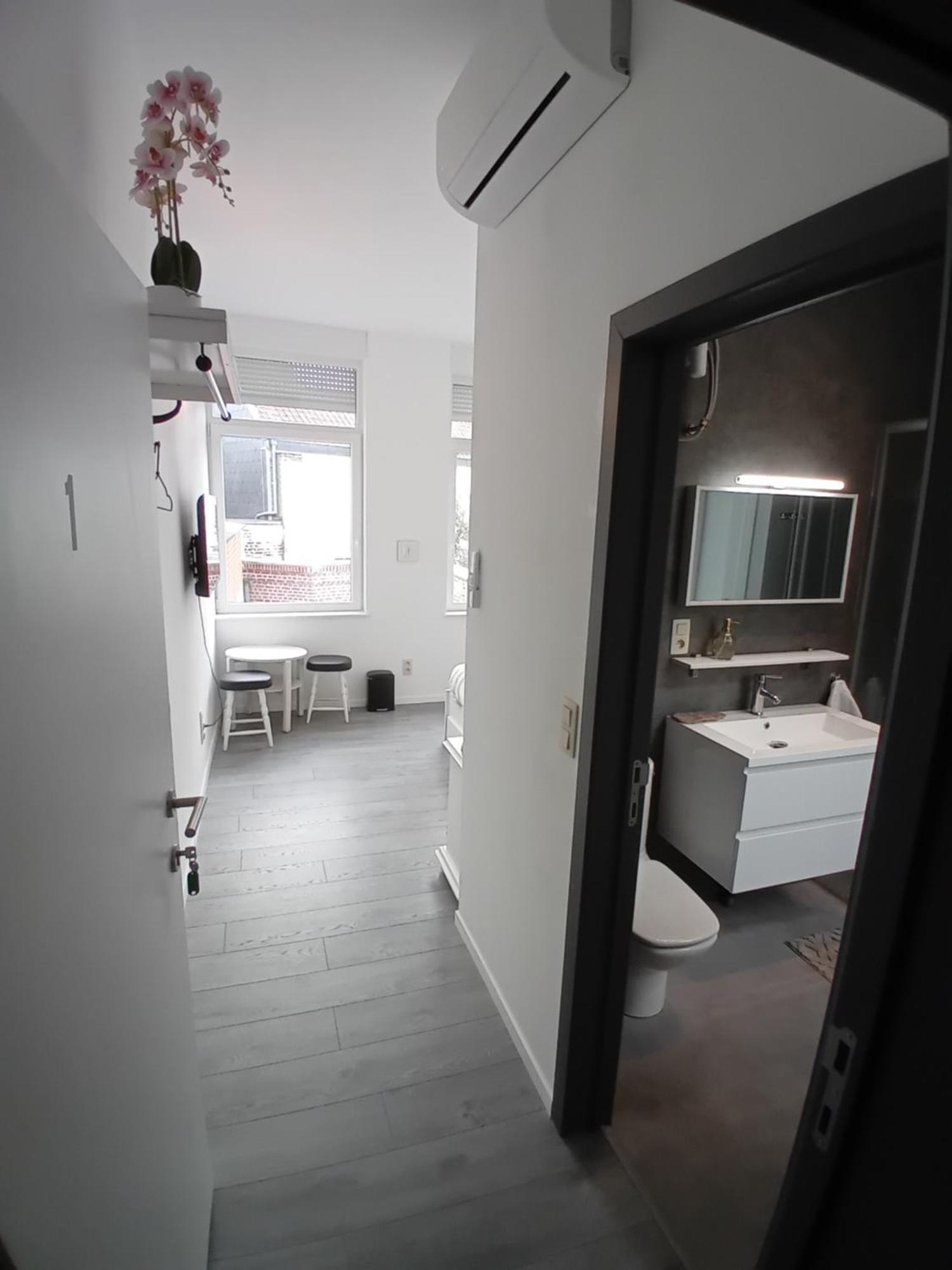 Leuze Escale Hotel Екстериор снимка