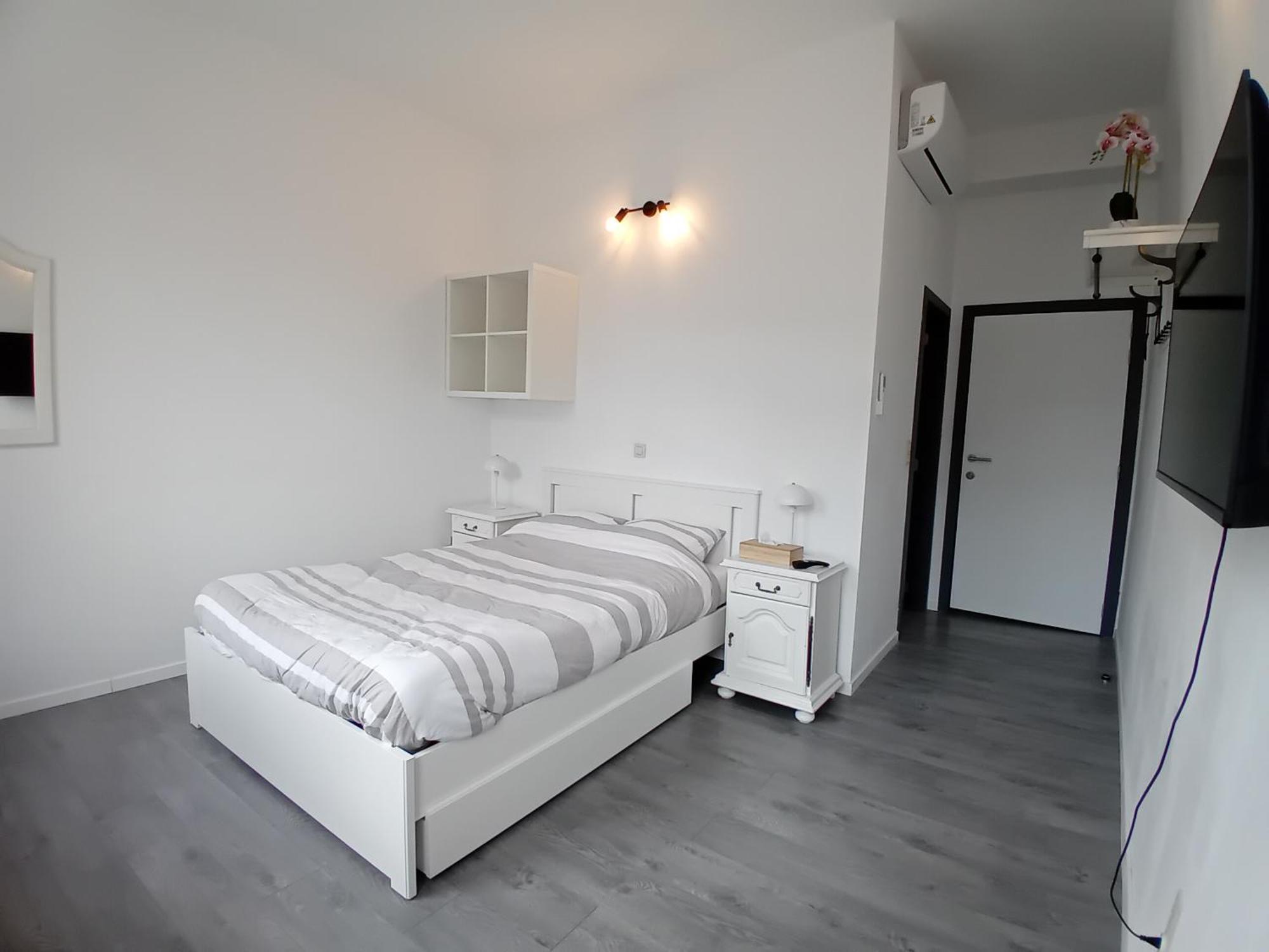 Leuze Escale Hotel Екстериор снимка